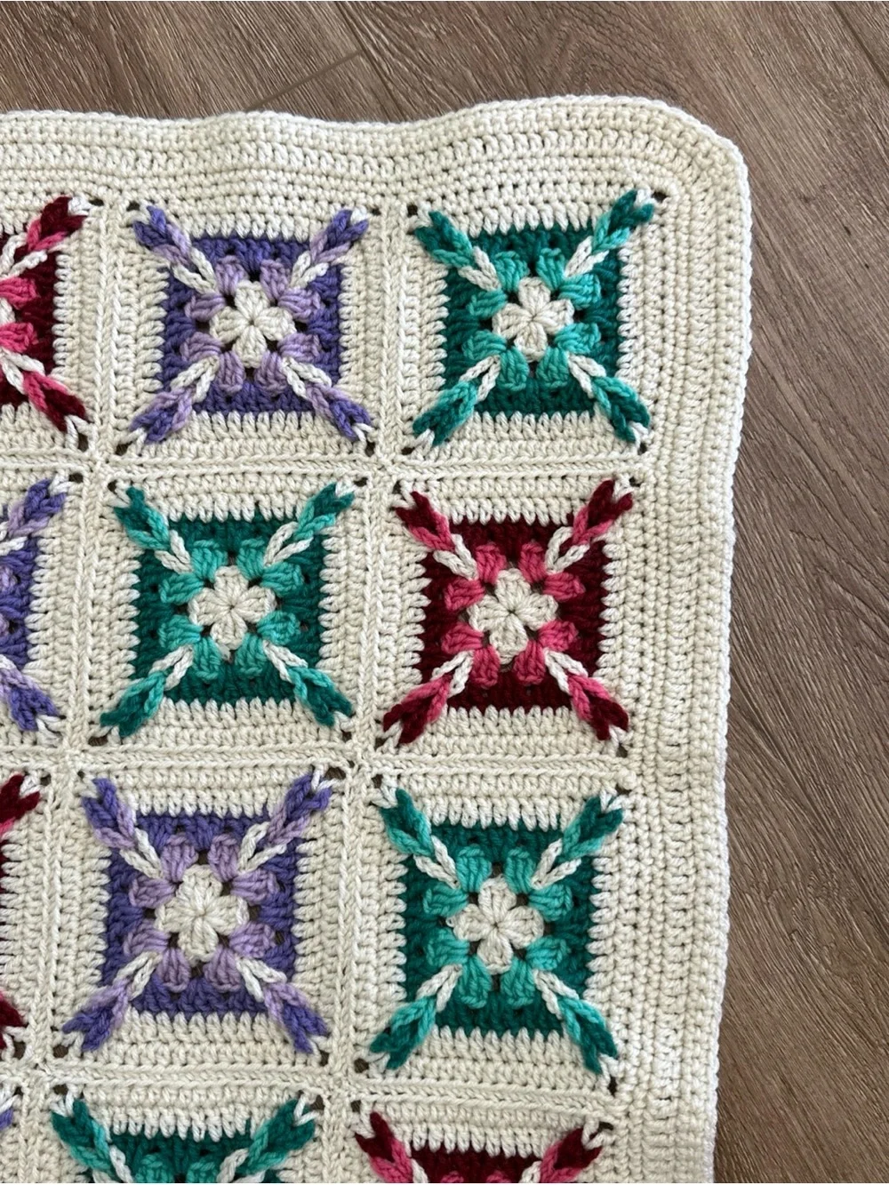 Handmade 36“ x 48“ baby lap throw granny Square